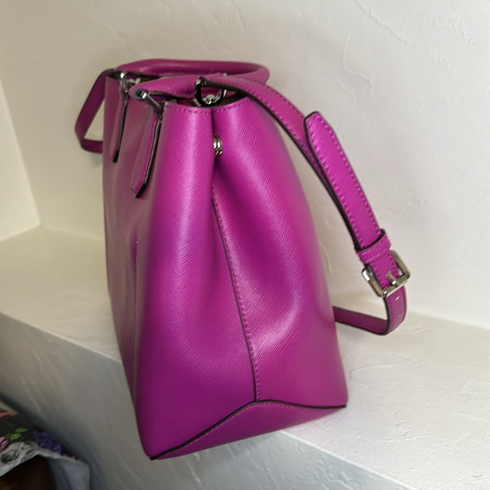Michael Kors Greenwich fuchsia saffiano leather tote - Picture 4 of 12